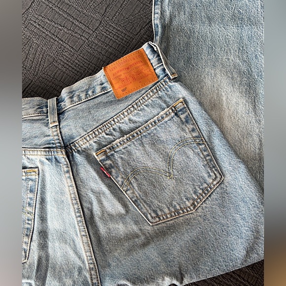 Levi’s 501 - Picture 2 of 2